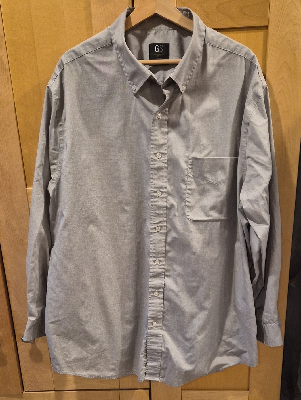 Men’s Light Gray Casual Button-Down Shirt